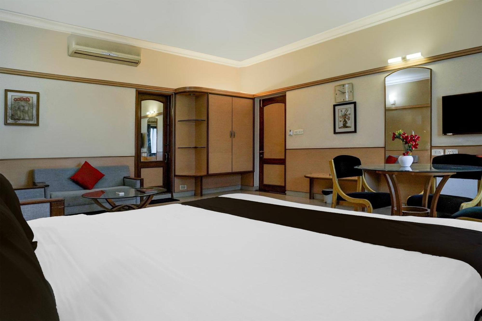 Super Collection O Limda Chowk Formerly Hotel Harmony 라즈콧 외부 사진