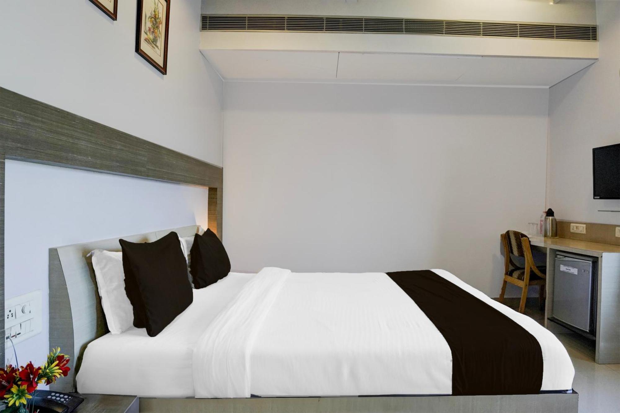 Super Collection O Limda Chowk Formerly Hotel Harmony 라즈콧 외부 사진