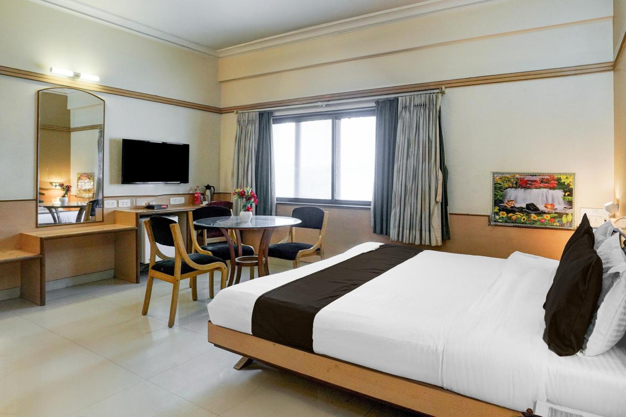 Super Collection O Limda Chowk Formerly Hotel Harmony 라즈콧 외부 사진