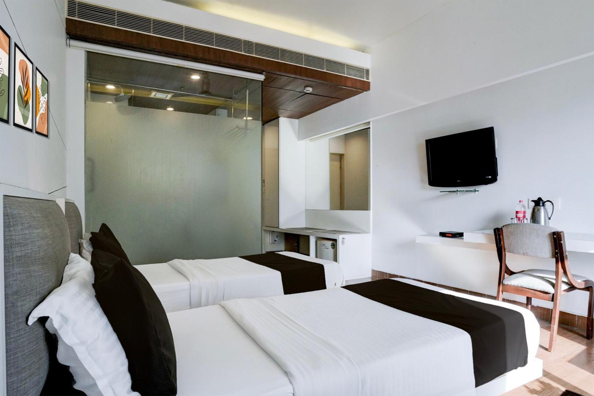 Super Collection O Limda Chowk Formerly Hotel Harmony 라즈콧 외부 사진