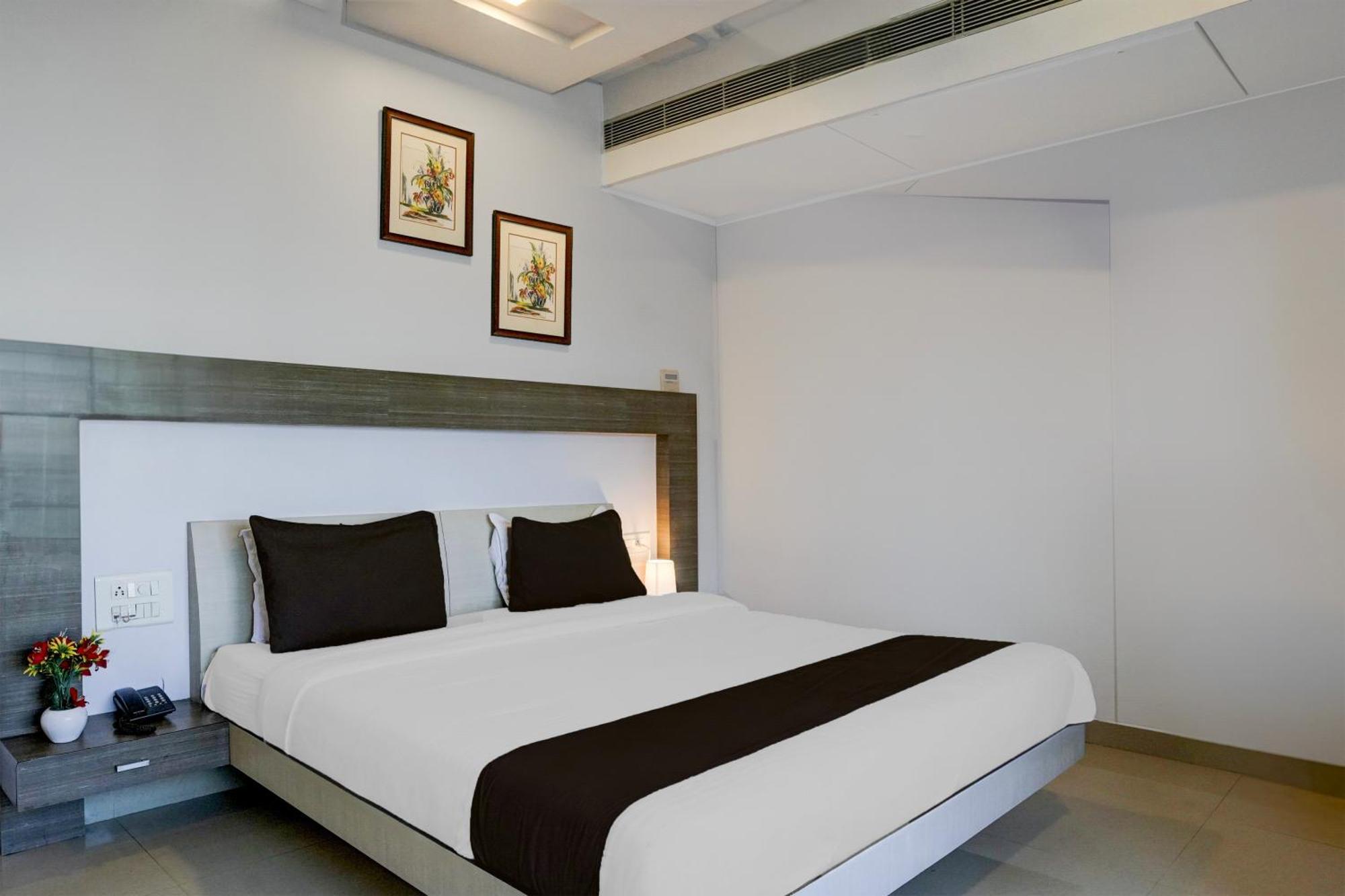Super Collection O Limda Chowk Formerly Hotel Harmony 라즈콧 외부 사진
