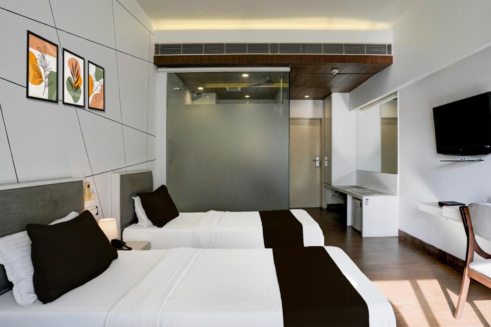 Super Collection O Limda Chowk Formerly Hotel Harmony 라즈콧 외부 사진